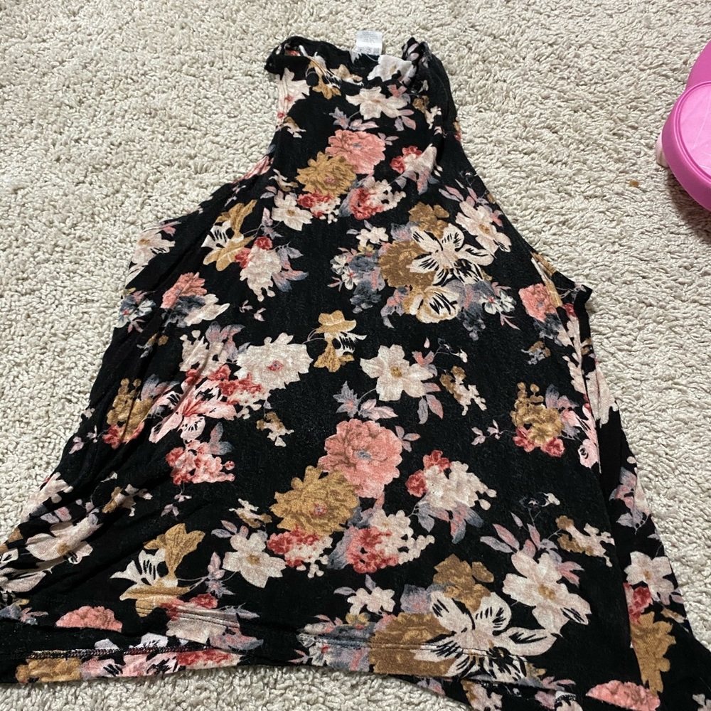Summer bundle! Two tanks and top
